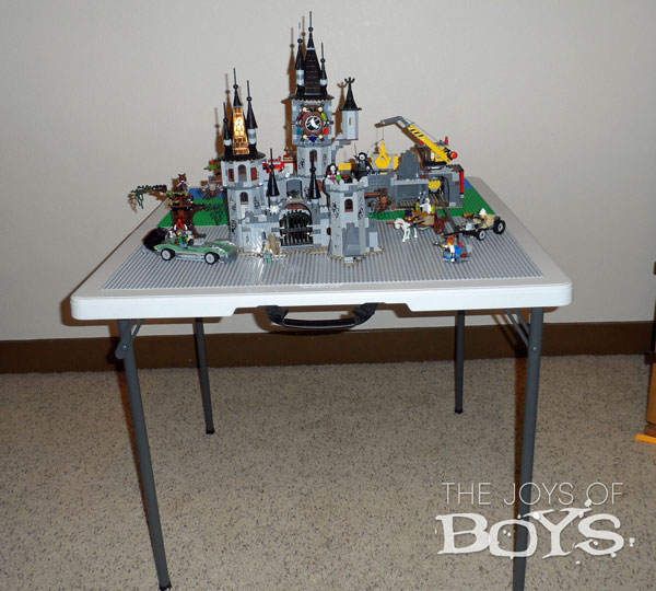 How to Make a Foldable Lego Table. The great thing about this table is not only does it fold flat but also in half for easy storage. #Lego Lego Table