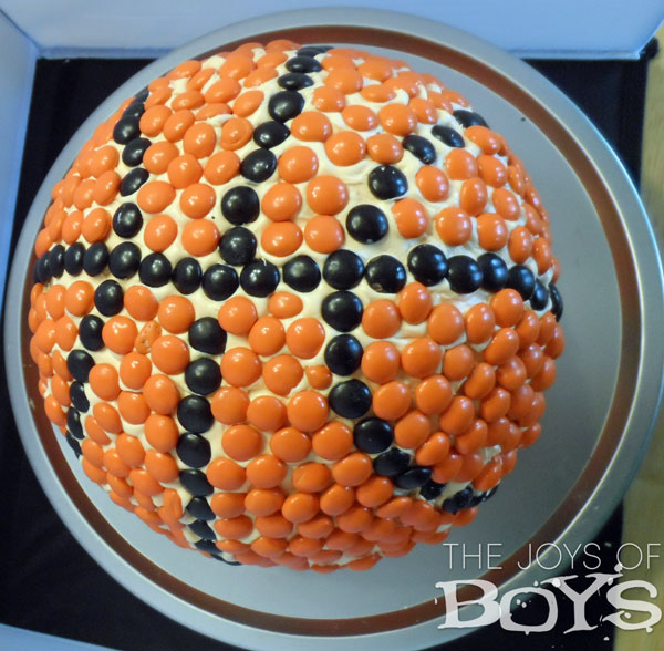 Basketball cake with mms